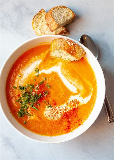 This easy soup recipe is just 7 ingredients, and it's so simple and delicious with no cream, no cashew cream, and no coconut cream (ok just a the creamy base of the soup comes purely from the pureed carrots. Easy Carrot Soup | Recipe in 2020 | Carrot soup, Creamy ...