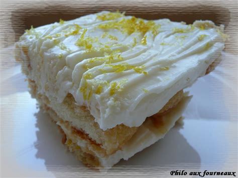 Montate a neve la panna e aggiungetela al composto a base di mascarpone e crema al limone. Recette tiramisu al limone