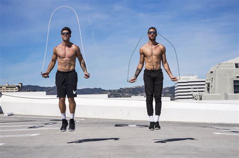 How can i jump rope like a boxer? How to Jump Rope for Boxing - JUMP ROPE DUDES