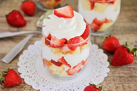 Check out this classic summer dessert recipe. EASY Strawberry Shortcake Trifle - I Heart Nap Time