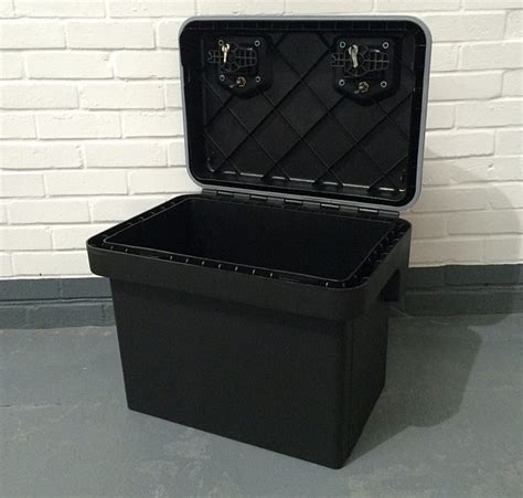 Whether you're organizing holiday decorations or stashing seasonal clothes, storage bins are an easy, convenient storage solution. 83 Ltr M Heavy Duty Lockable Plastic Storage Box | Solent ...