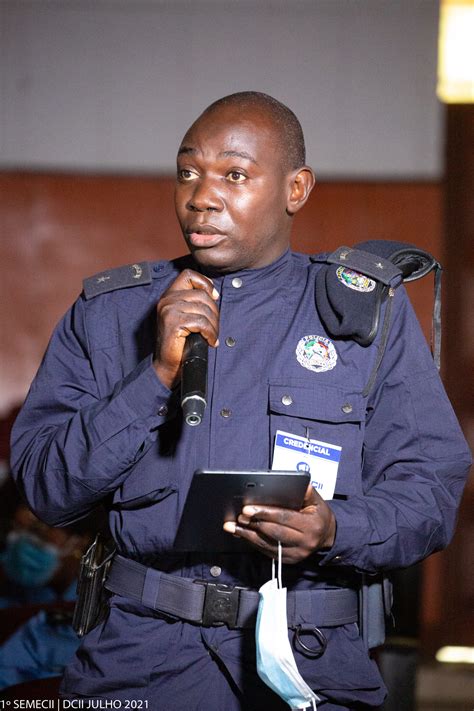 Policia Nacional De Angola