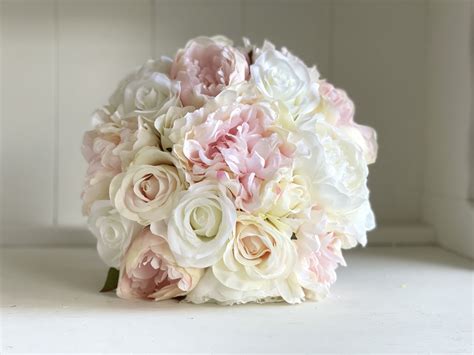 blush pink and ivory wedding flower inspiration — laurel weddings