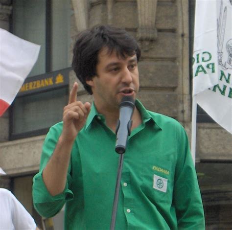 2013 aralık ayından beri italya'da lega nord hareketinin lideri olan 1973 doğumlu genç politikacı. Il paradosso chiamato Matteo Salvini. Chi è veramente il ...