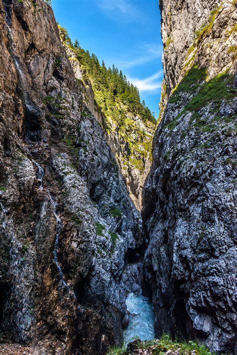 It is about 1 km to the entrance of the gorge. Höllentalklamm | WGM-Picture