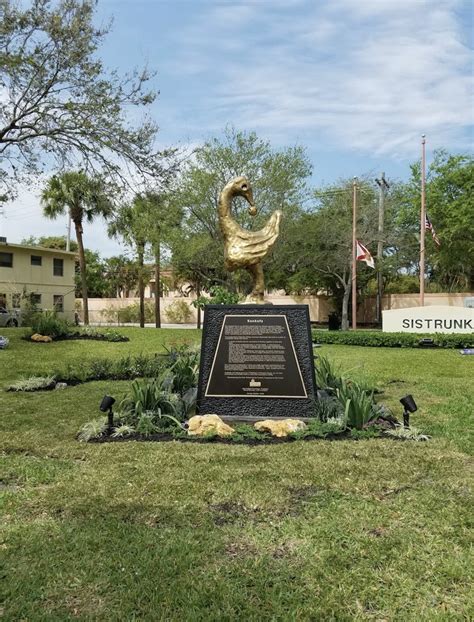 Florida Artist To Memorialize Uf Professor And Replace Confederate