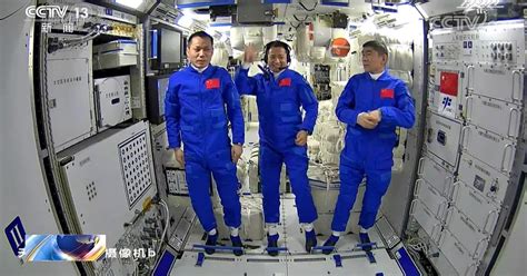 New Video Shows Chinese Astronauts Hanging Out In Brand New Space Station