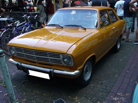 Opel Kadett B Limousine, produziert von 1965 bis 1973. Wer kannte ihn