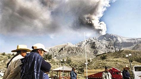 Alerta Roja Por El Volcán Ubinas Más De 10 Poblaciones Bajo Amenaza Por Inminente Erupción