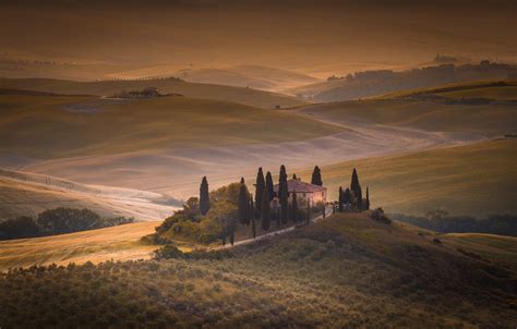 795218 4k Italy Scenery Sky Grasslands Fields Tuscany Fog Hill