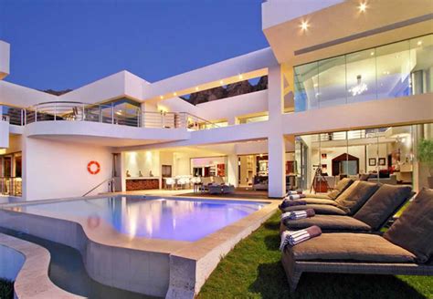 Hollywood Mansion In Camps Bay Cape Town