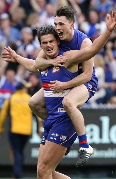 Do not miss geelong cats vs western bulldogs game. Get around him. Photo: Wayne Ludbey | Western bulldogs ...