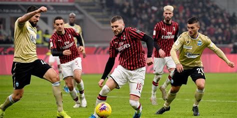 Ac Milan Derrota Sin Problemas Al Spal Y Se Mete En La Siguiente Ronda