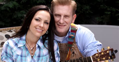 country singer joey feek dies at 40 after battle with cervical cancer