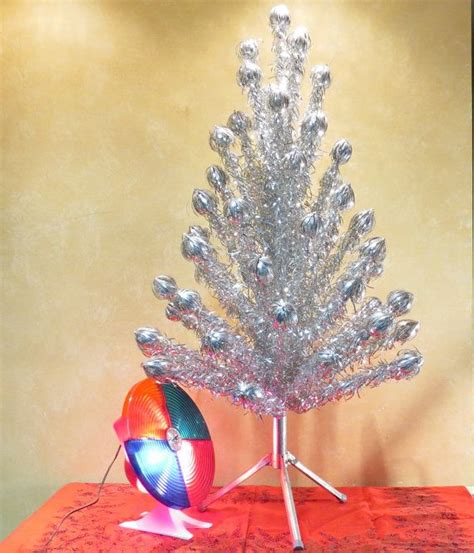 20 Retro Tinsel Christmas Tree
