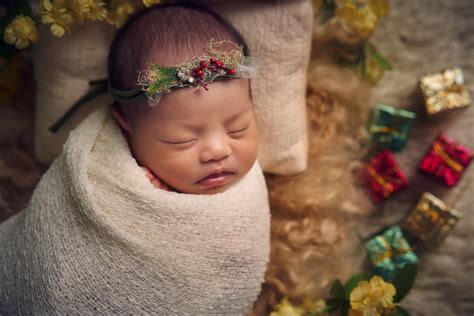 Newborn Christmas Themed Mini Photoshoots