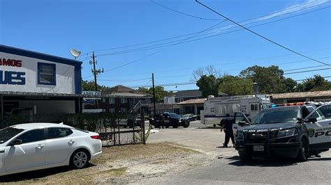 2 Suspects Shot And Killed During Attempted Robbery At Pawn Shop In Houstons East End Hpd Says