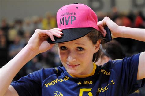 She is a dutch volleyball hero playing for vakifbank istanbul. Lonneke Sloetjes - beste Spielerin der Bundesliga ...
