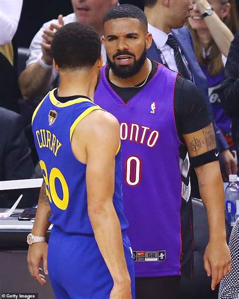 Drake Wears Vintage Toronto Raptors Jersey Of Steph Curry S Father Dell To Game One Of Nba