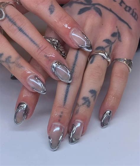 30 Cool Chrome Nails To Inspire You Metallic Nails Design Silver Nail