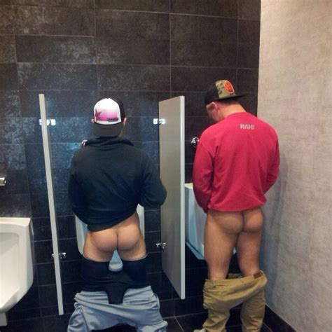 Showing It Off At The Mens Room Urinals Page 482 Lpsg