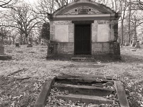 The 5 Scariest Mausoleums In America Notebook Of Ghosts