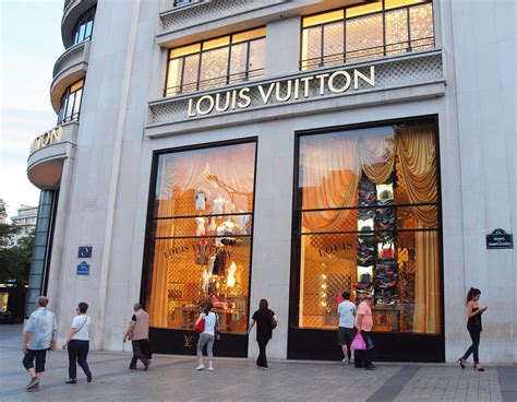 Paris Shopping Louis Vuitton Store Louis Vuitton