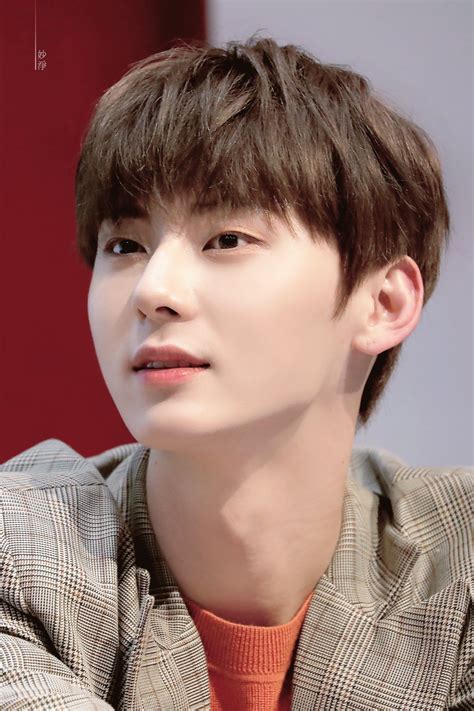 181013 Nu Est Minhyun Kim Jaehwan Pledis Entertainment