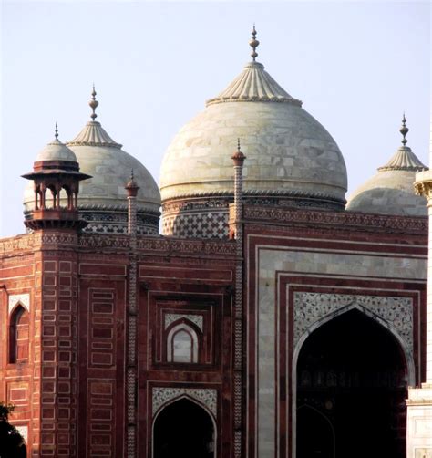 The Mosque At Taj Mahal Complex Agra India Taj Mahal Beautiful