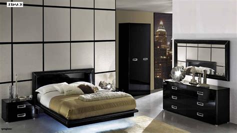 Bella & valentina bedroom collection by fabelli group. LA Star High Gloss Black Lacquer Bedroom Set | Bedroom Sets