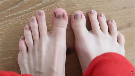Colleen Ballingers Feet