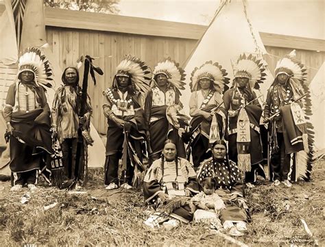 Chief Yellow Hair And Council 1904 Native American Pictures Native