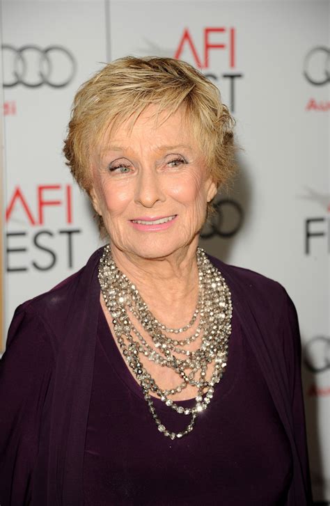 We only see her legs kicking, then dangling limply off the edge of the table. Cloris Leachman Photos Photos - AFI FEST 2012 Presented By Audi - "Hitchcock" Premiere ...