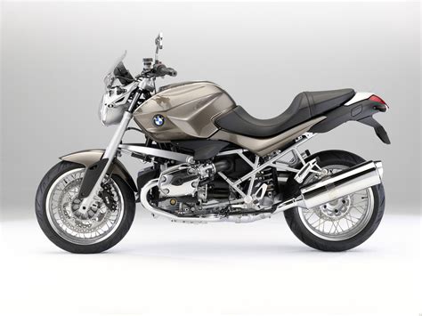 Explore bmw r 1200 rs price in india, specs, features, mileage, bmw r 1200 rs images, bmw news, r 1200 rs standard equipment on the r 1200 rs includes bmw motorrad abs, automatic stability control and multiple riding modes. 2011 BMW R1200R Classic