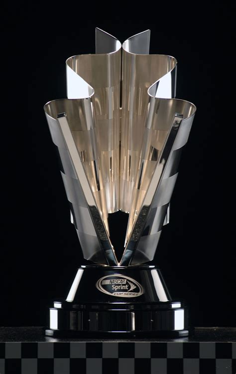 Understanding modern nascar can be difficult for anyone trying to get into it. NASCAR Chase for the Cup ☕️ Championship Trophy ...