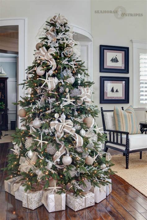 Christmas tree decorating started way back in 16th century germany, and has since been carried get inspired with 50 fabulous christmas tree decor ideas. Inspirations & Ideas 10 Ribbon Ideas for Christmas Tree ...