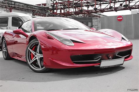 Cam shaft, the vehicle wrap and foil specialists from germany has unveiled a new project car that showcases the brand's capabilities. Ferrari 458 Red Chrome from Russia