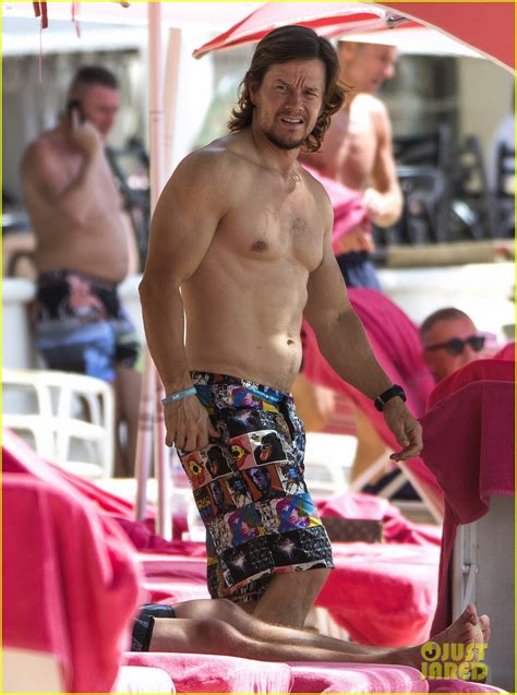 mark wahlberg continues showing off his hot body in barbados photo 3788396 mark wahlberg