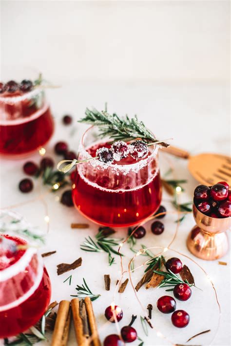 Using bourbon and some intermediate skills, you can make this cocktail in a jiffy. Mrs. Claus Cranberry Whiskey Cocktail | Recipe | Christmas cocktails easy, Cocktail recipes easy ...