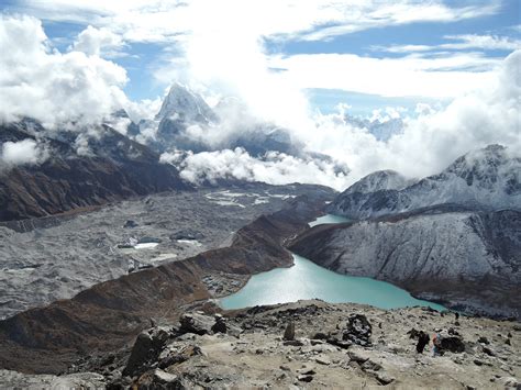 10 méteres magasságot elérő lombhullató fa, távoli rokona a mangó és a kesudió is. Gokyo Ri - Egy túra nepálban | Herfli.hu