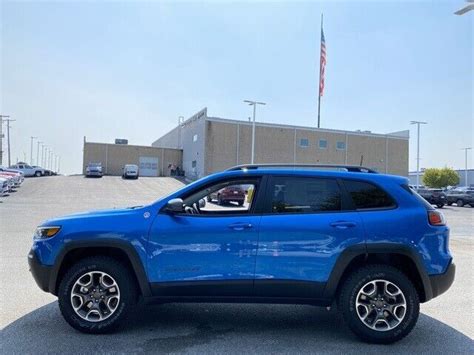 2020 Jeep Cherokee Trailhawk 9 Miles Hydro Blue Pearlcoat 4d Sport