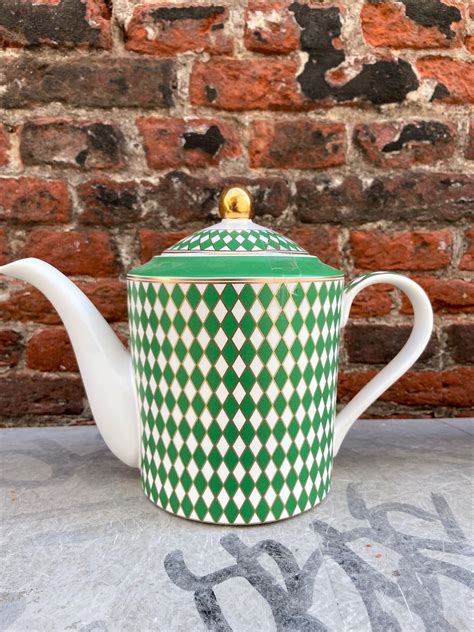 Pols Potten Teapot Chess Green Van Manen Aan Tafel