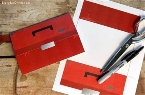 By adding a head mountable case with lenses the google cardboard is a universal app that lays out plenty of vr content in an easy to find way. Printable Toolbox Card | Fun Family Crafts