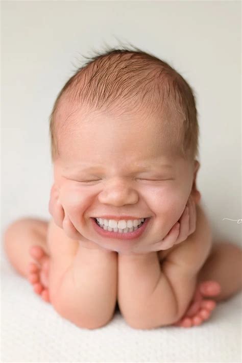 This Photographer Photoshopped Full Sets Of Teeth On Newborns And Lol