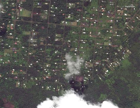 Hawaiis Kilauea Volcano Has Exploded Sending Ash Clouds 30000 Feet
