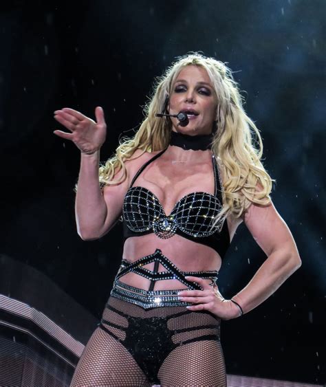 britney spears performs at open air theatre in scarborough 08 17 2018 hawtcelebs