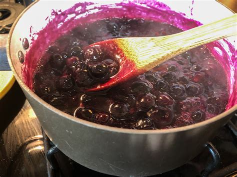 Homemade Blueberry Pie Filling - Catherine's Plates