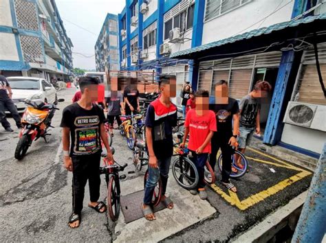 Hadiah sastera perdana malaysia (hspm) 2017/2018. 13 Children Arrested For Cycling Dangerously Towards A ...