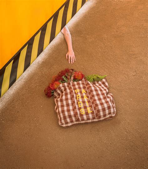 Paradise shopper – monmale