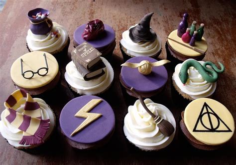 nibble and scoff cakes themed cupcake gallery harry potter cupcakes harry potter birthday